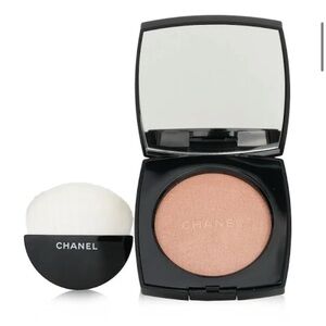 CHANEL POUDRE LUMIÈRE
Highlighting Powder ~ 8.5g